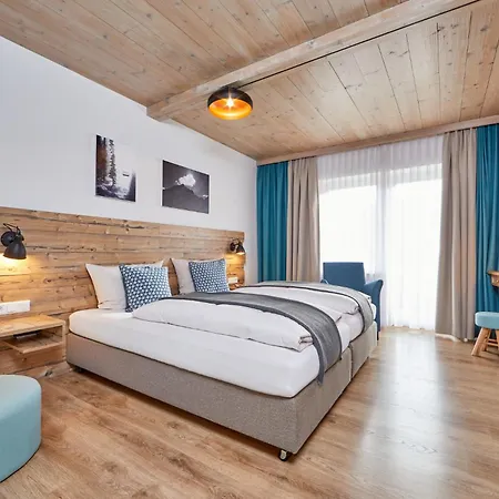 Kramer Apartment *